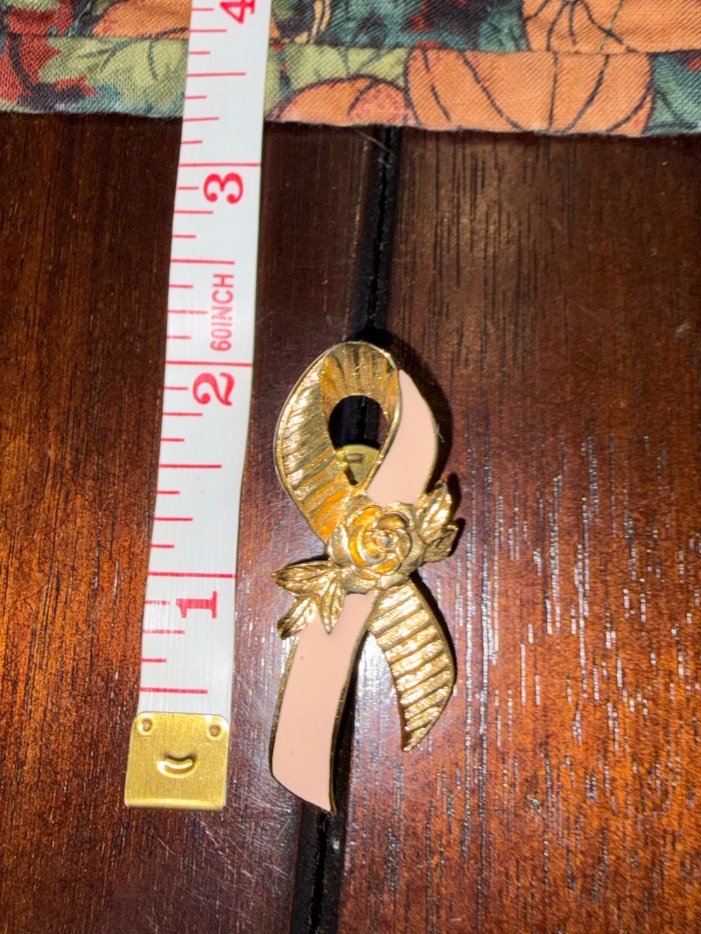 Avon Pink Ribbon Pin - Picture 2 of 3